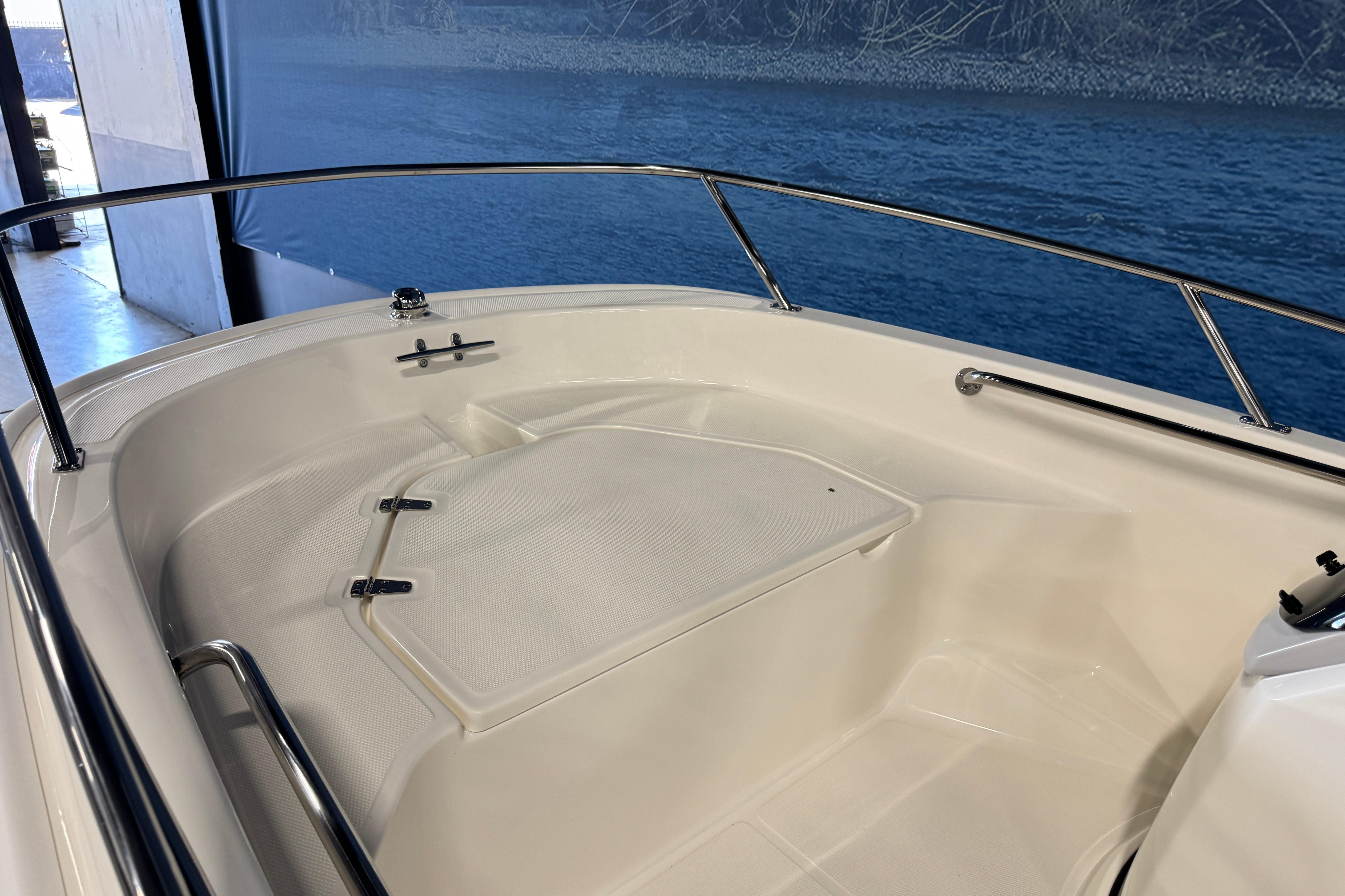 2026 Boston Whaler 130 Super Sport #BW0762B inventory image at Sun Country Marine Group, Irvine