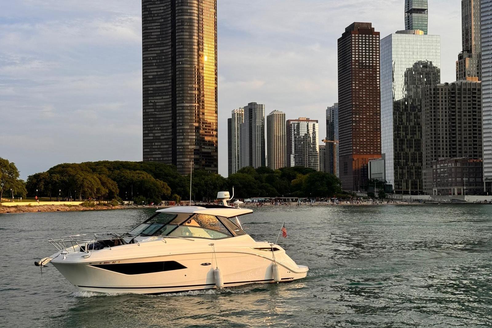 Photo of 2019 Sea Ray 32'