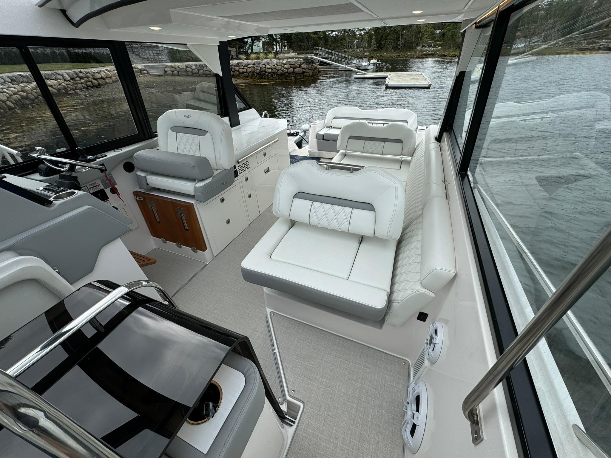 2023-regal-36-xo-power-9561135-20240925125102081-1_XLARGE
