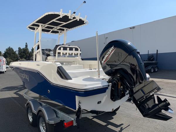 2022 Bayliner boat for sale, model of the boat is T20CC & Image # 4 of 17