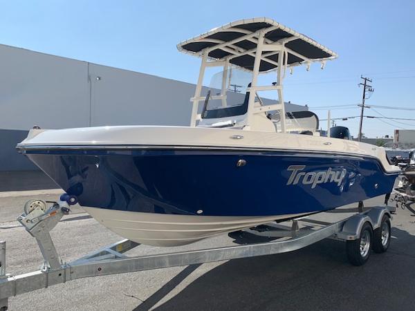 2022 Bayliner boat for sale, model of the boat is T20CC & Image # 2 of 17
