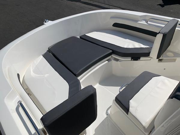 2022 Bayliner boat for sale, model of the boat is T20CC & Image # 13 of 17
