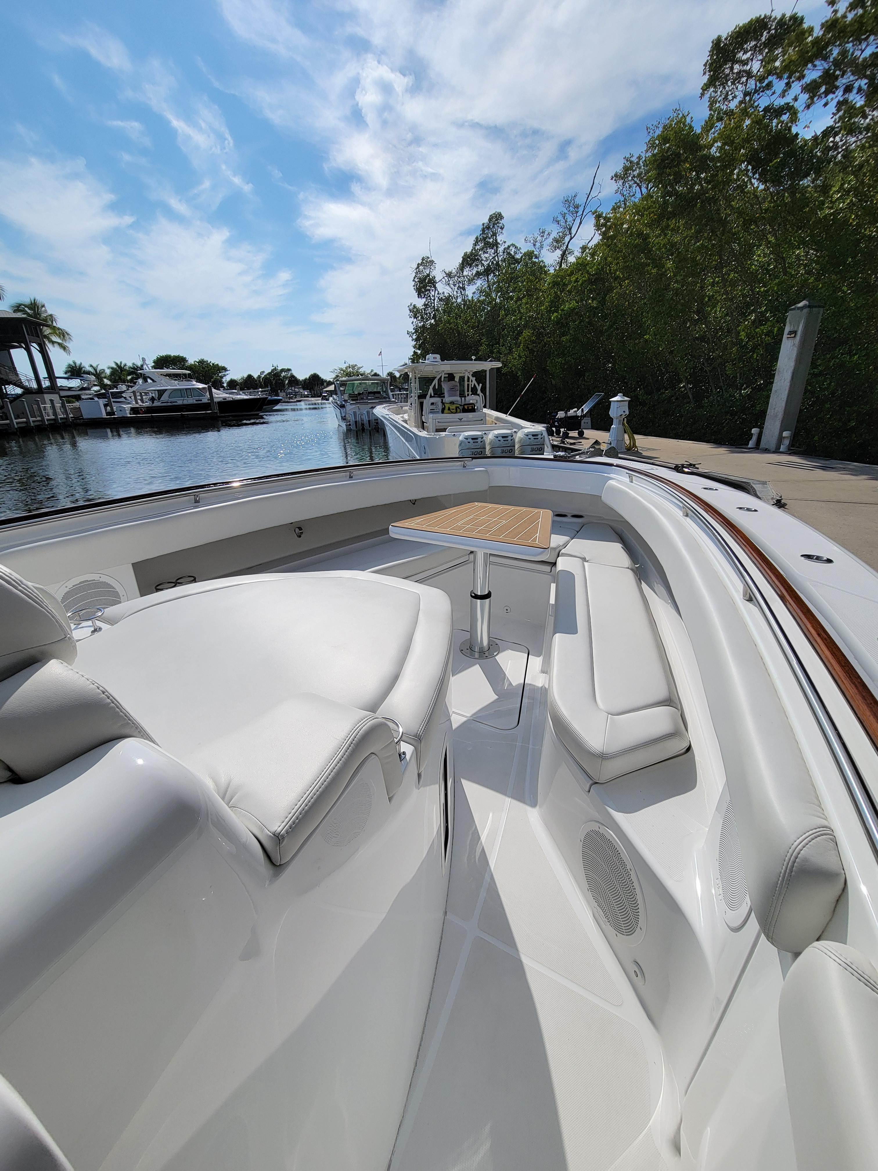 2021 42 HCB 42 Lujo Boats for Sale