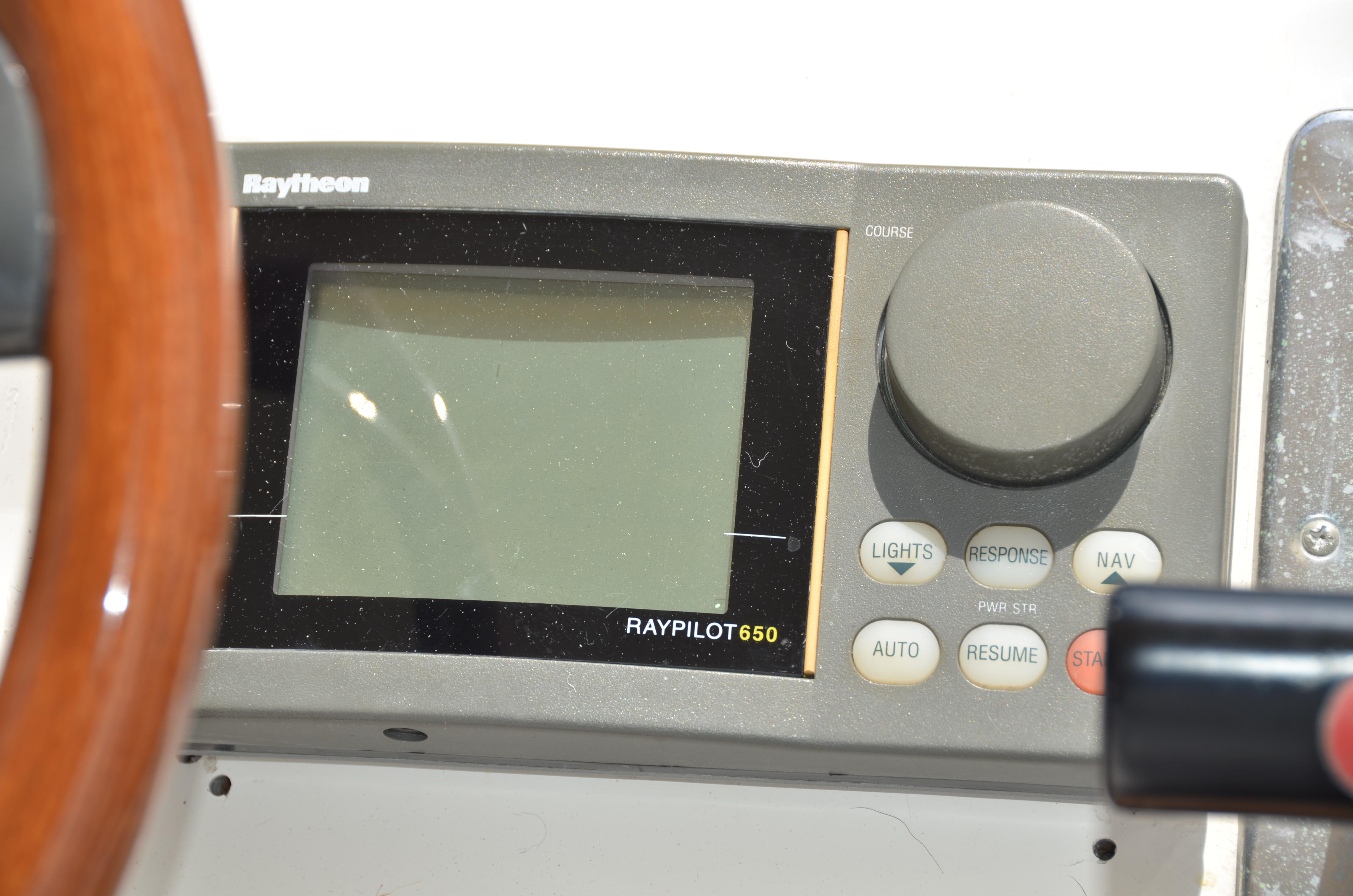 2000-sea-ray-400-sedan-bridge-power-9741150-20250405054147262-1_XLARGE