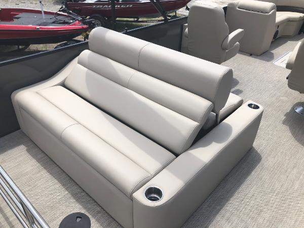 2021 Bentley boat for sale, model of the boat is 243 Swingback & Image # 13 of 37