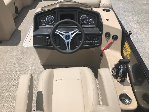 2021 Bentley boat for sale, model of the boat is 243 Swingback & Image # 25 of 37