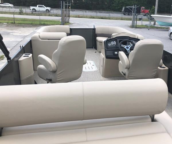 2021 Bentley boat for sale, model of the boat is 243 Swingback & Image # 30 of 37