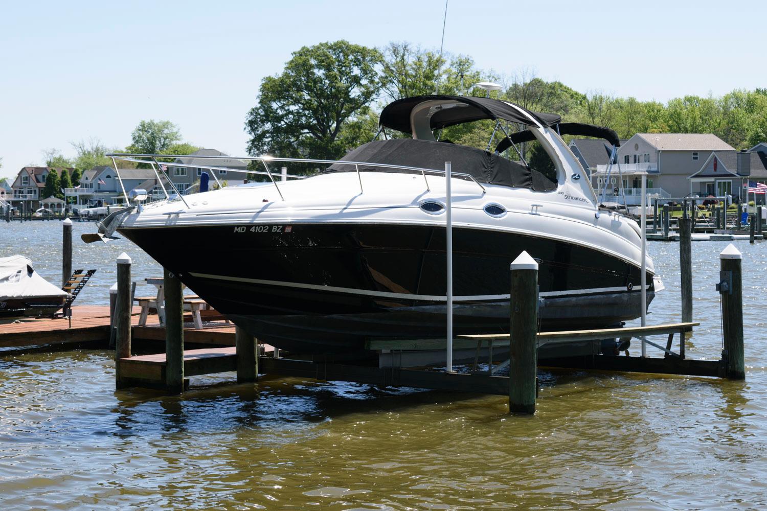 M 6905 RD Knot 10 Yacht Sales