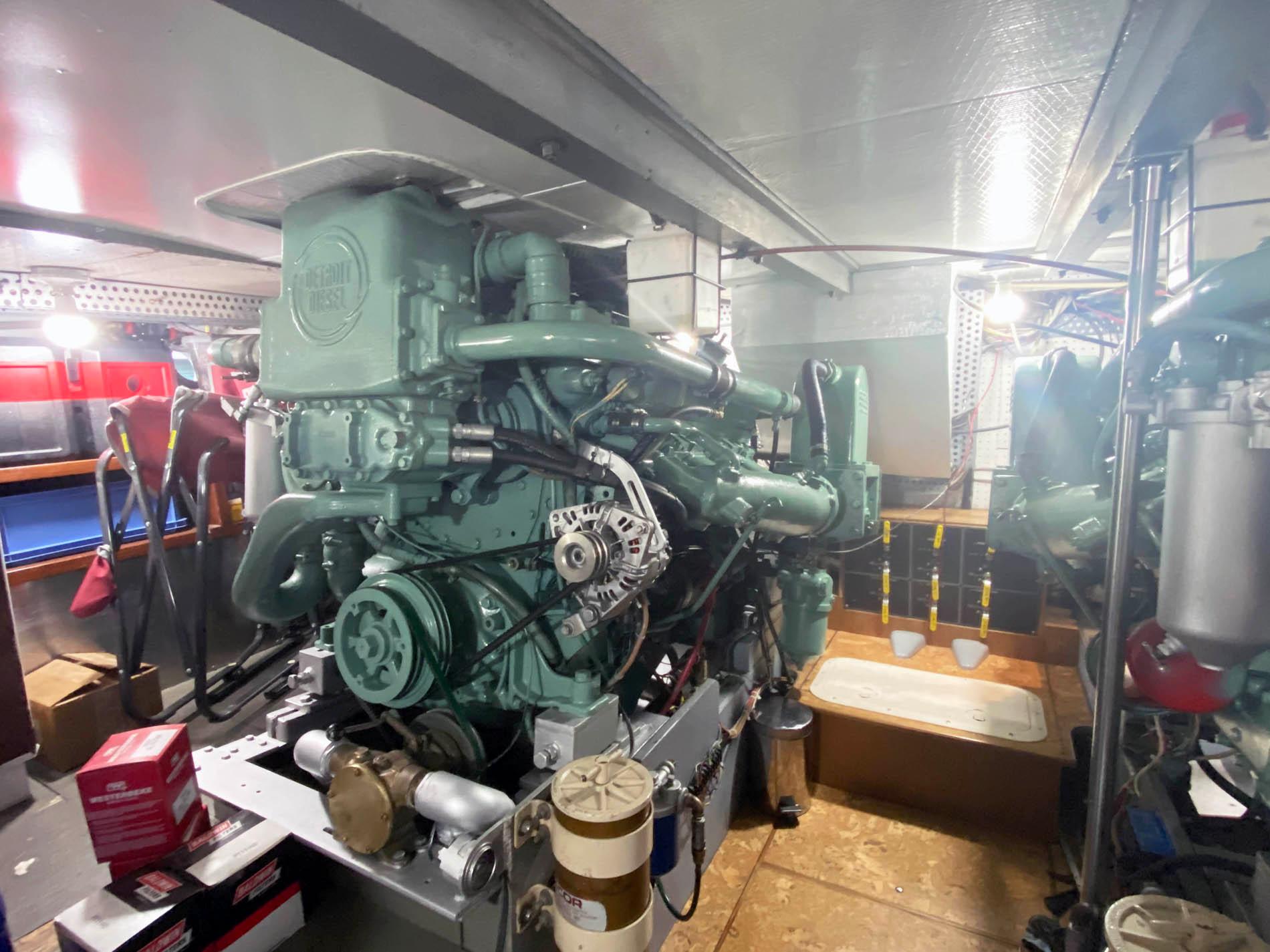 Merlion Yacht Photos Pics Starboard Engine