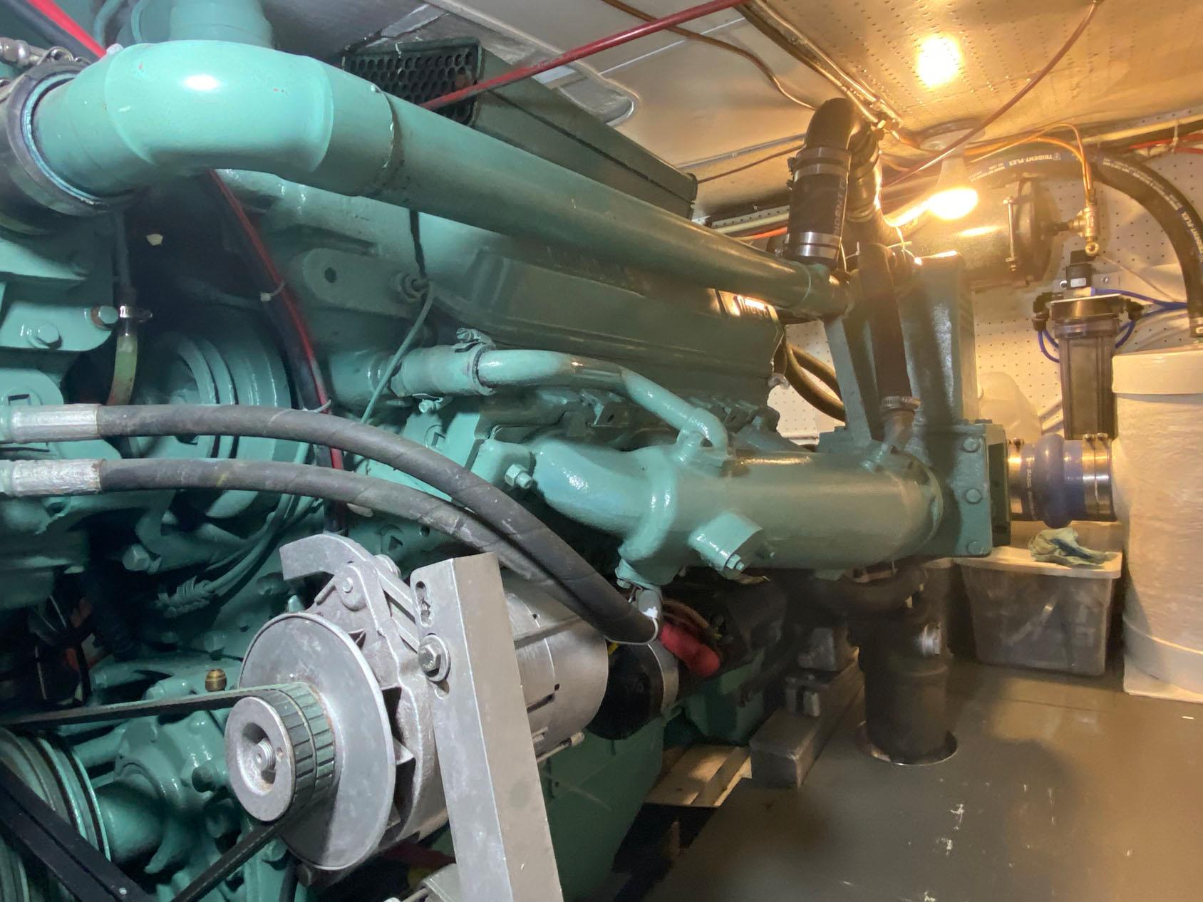 Merlion Yacht Photos Pics Engine Room