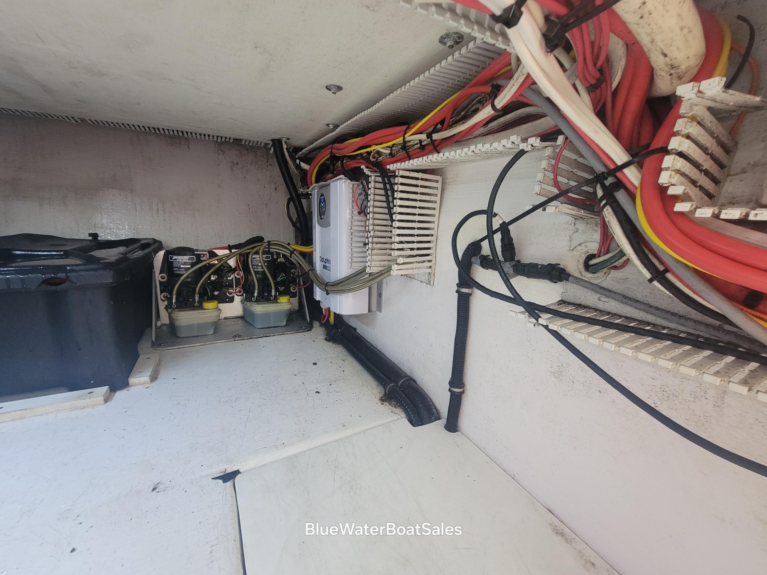 2012-contender-40-express-power-9761161-20250519065249580-1_XLARGE