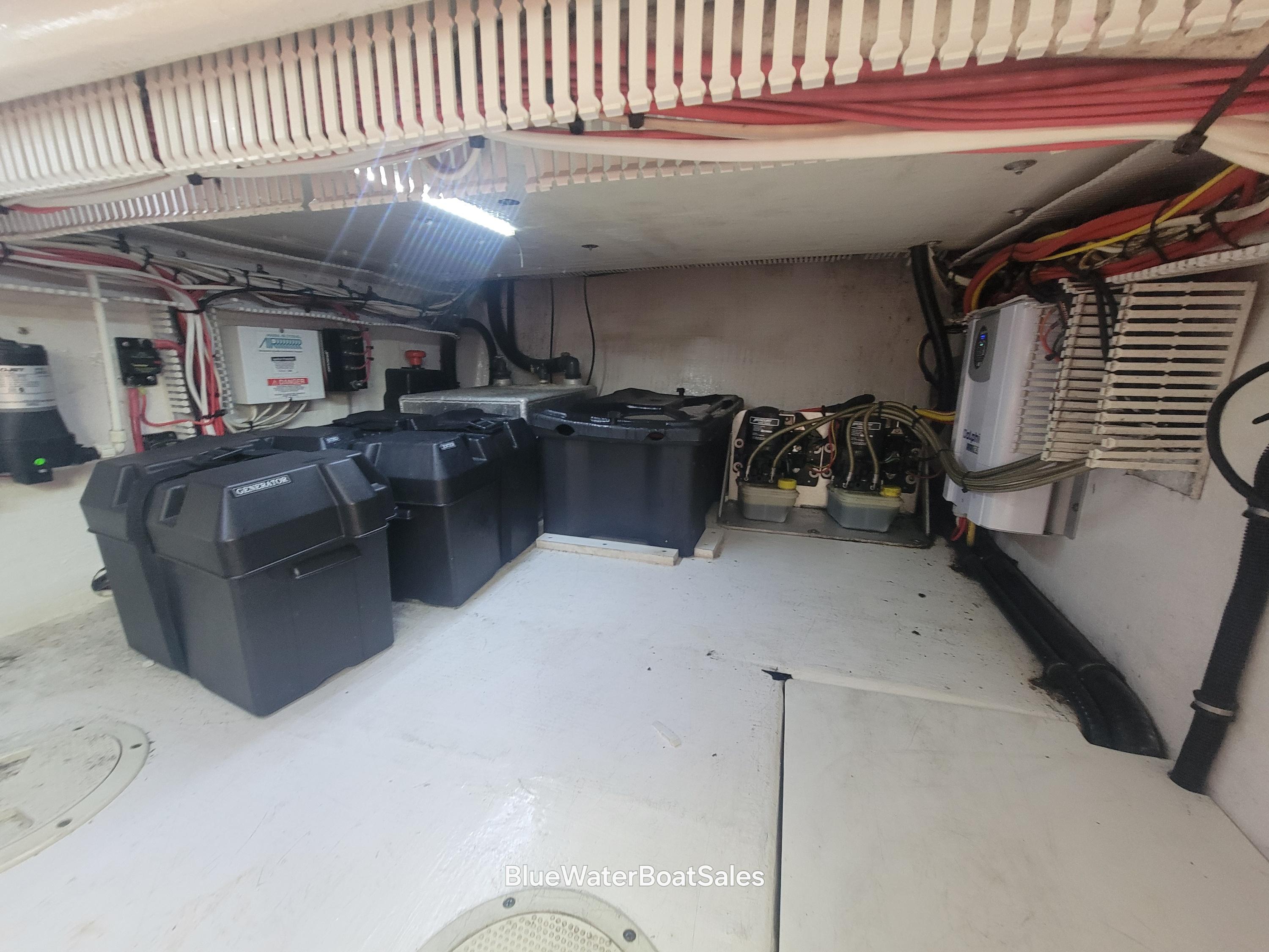 2012-contender-40-express-power-9761161-20250519065252449-1_XLARGE