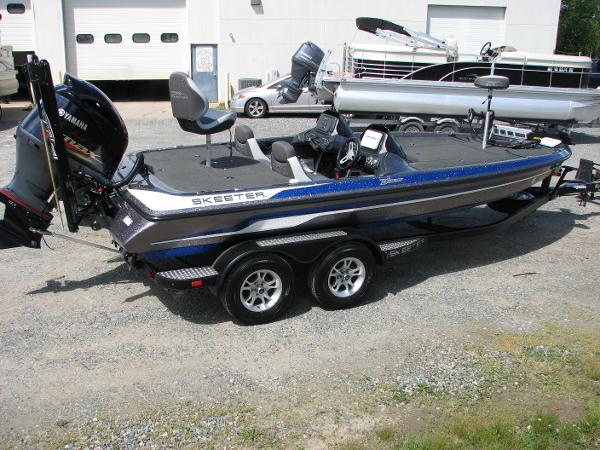 2017 Skeeter boat for sale, model of the boat is ZX225 & Image # 4 of 16