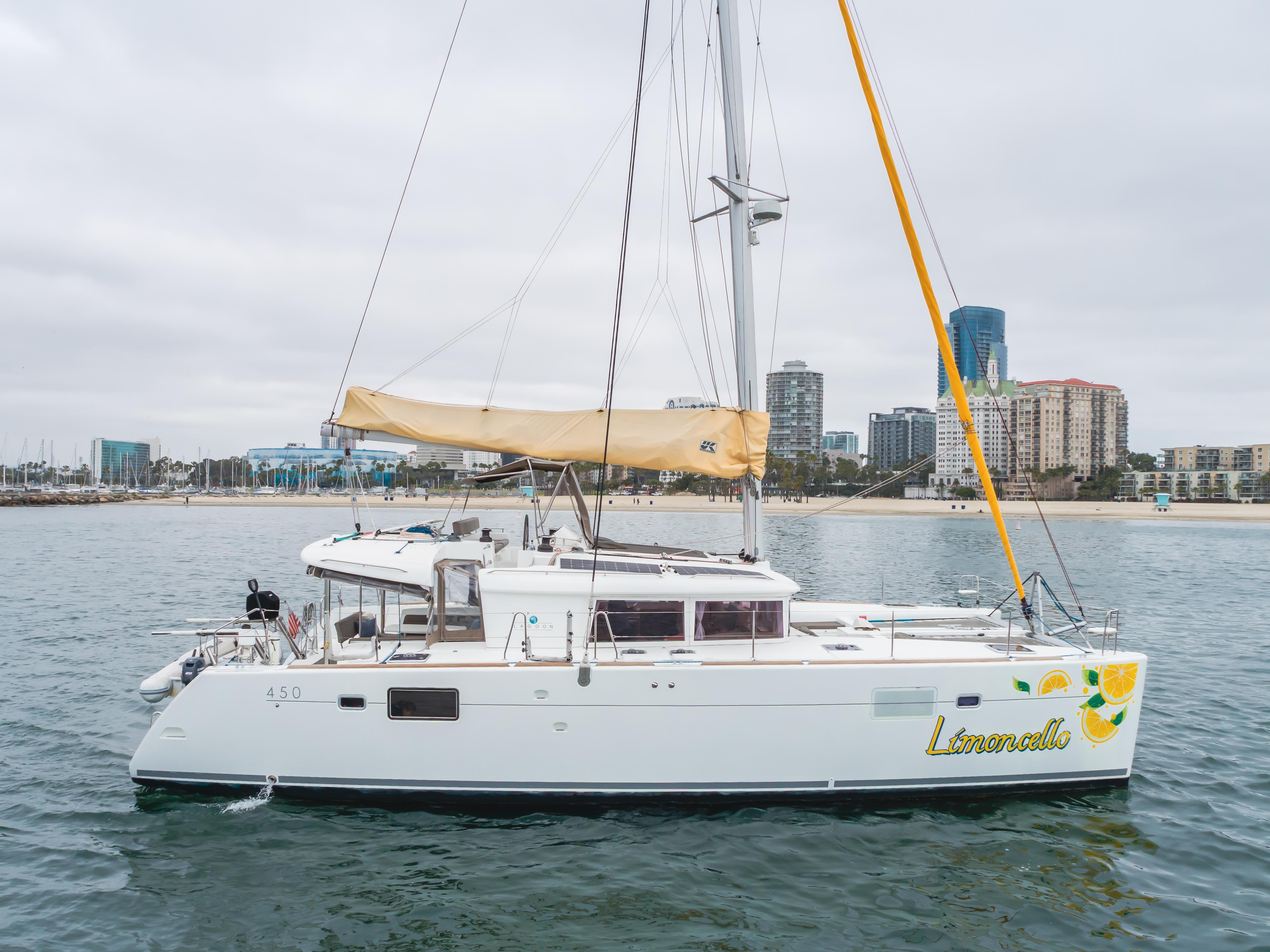 45' 2016 Lagoon 450F LIMONCELLO