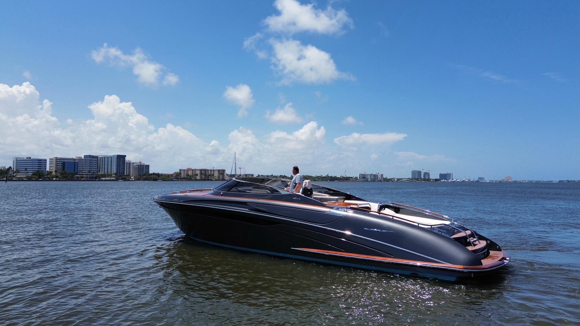 Riva-Rivarama Super 2015-Lady D FL-US-9761109 | Thumbnail