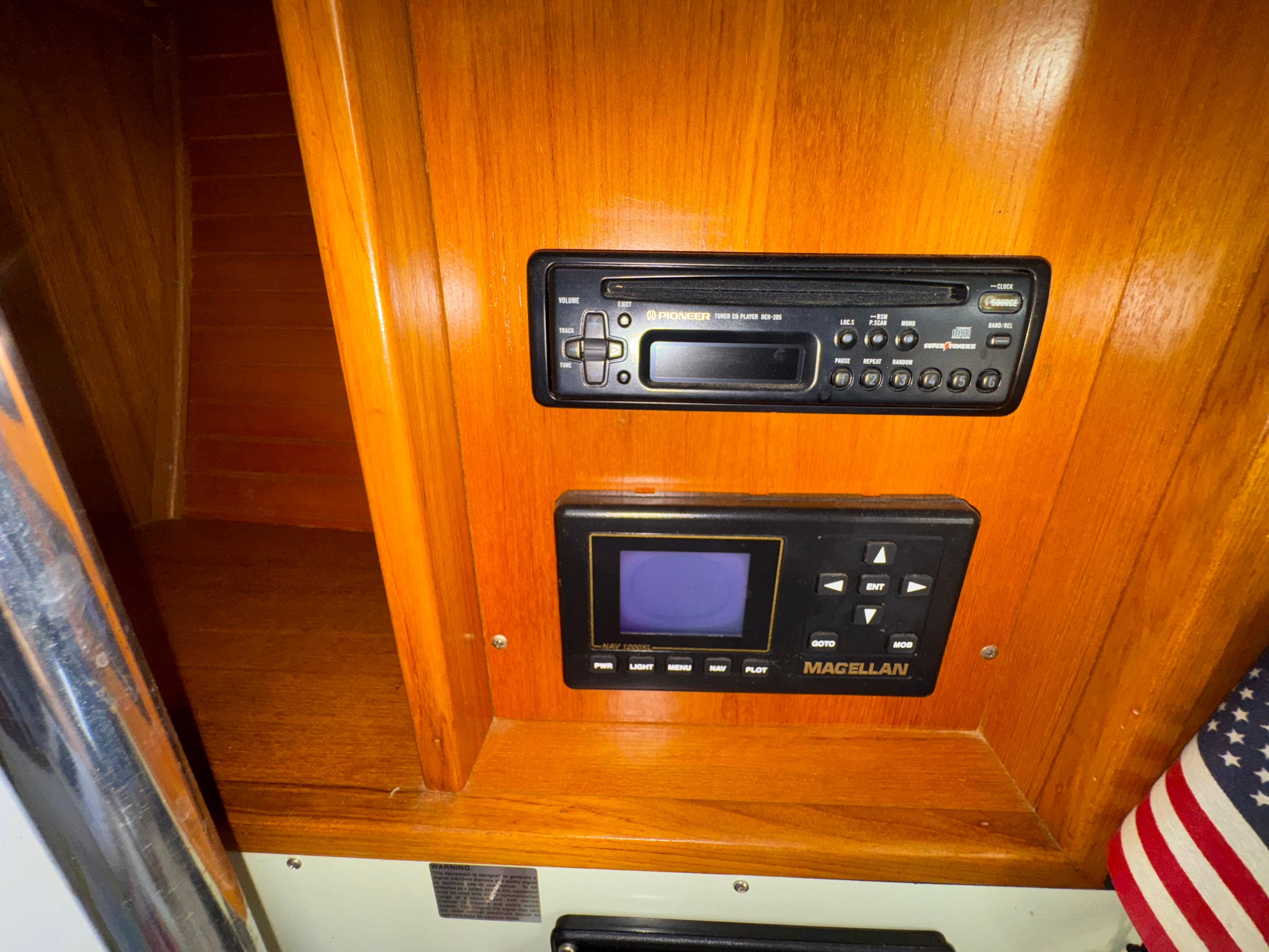 Hms Fox Yacht Photos Pics Nav Desk Electronics