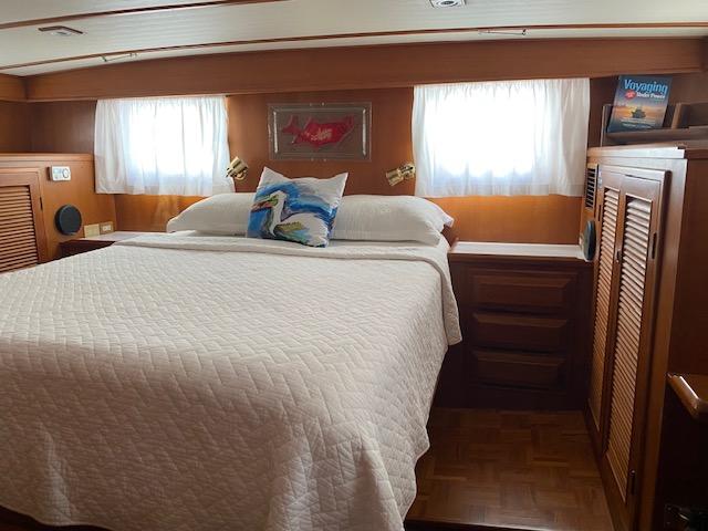 Destiny Yacht Photos Pics Aft Master Stateroom