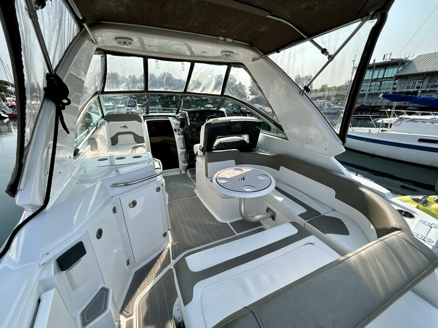 2018-monterey-295-sport-yacht-power-9531212-20250402082541710-1_XLARGE