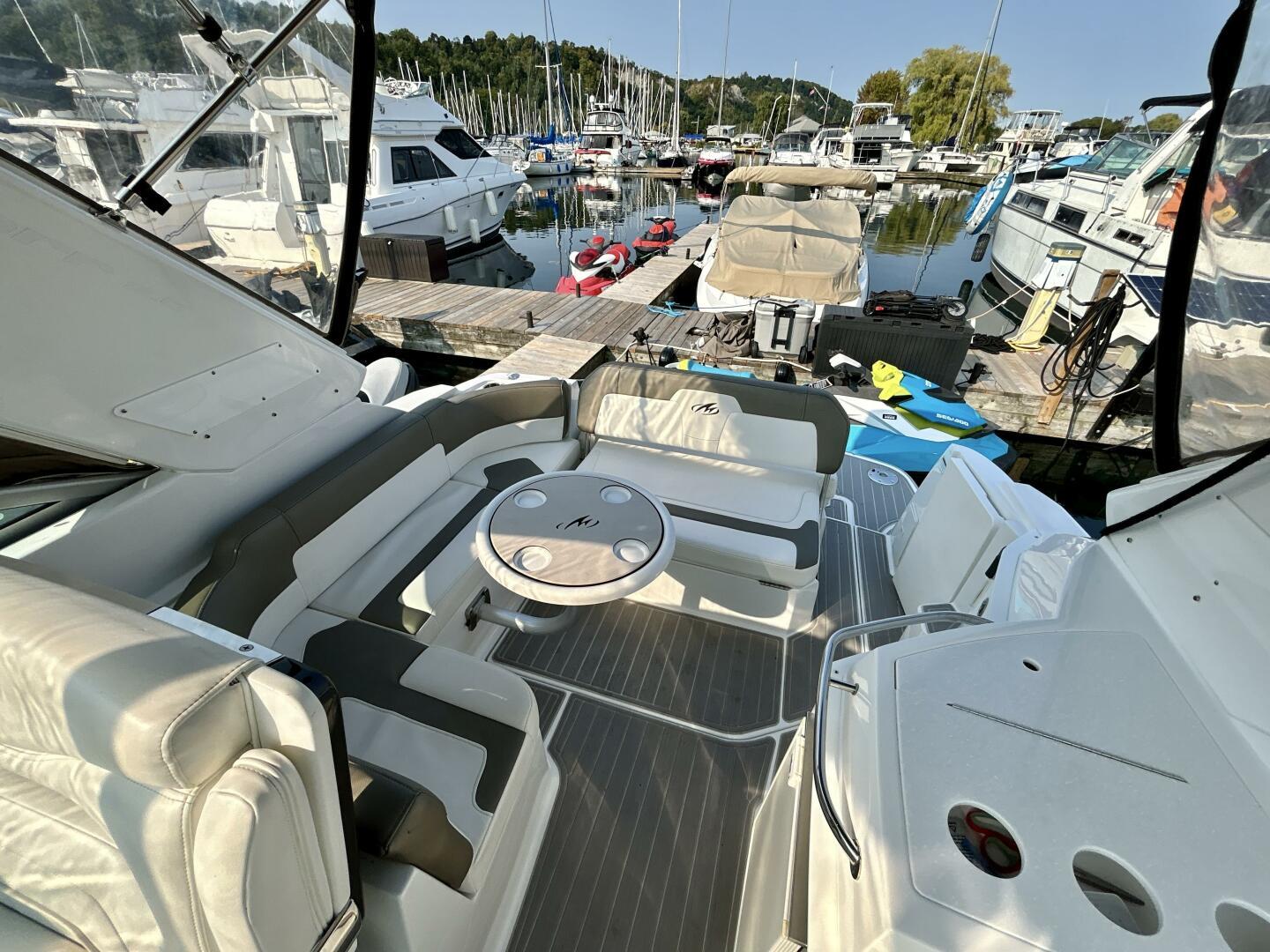 2018-monterey-295-sport-yacht-power-9531212-20250402082613801-1_XLARGE