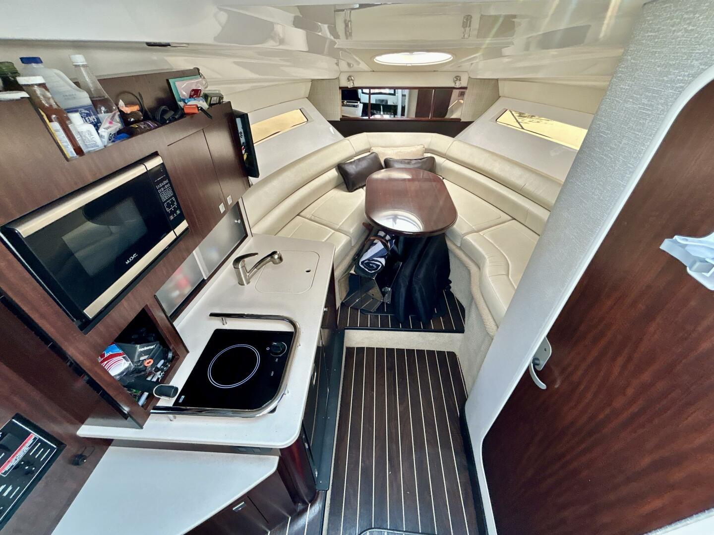 2018-monterey-295-sport-yacht-power-9531212-20250402082617743-1_XLARGE