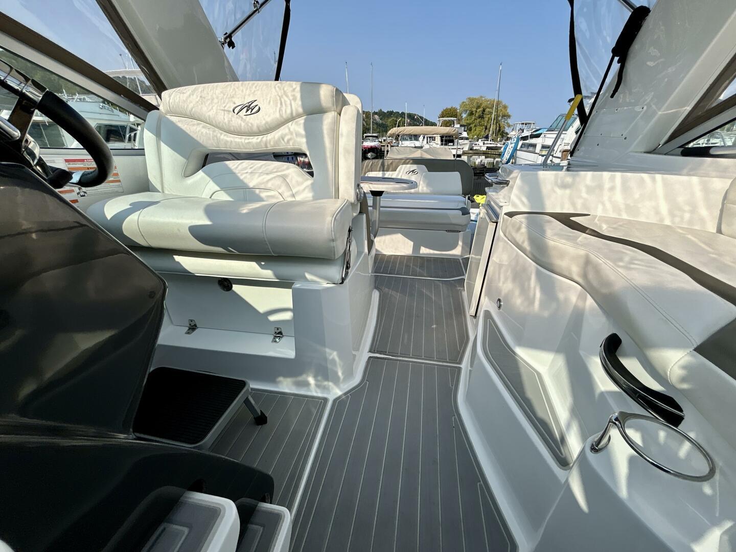 2018-monterey-295-sport-yacht-power-9531212-20250402082635784-1_XLARGE
