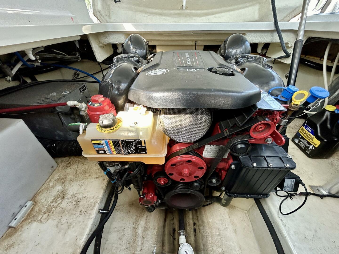 2018-monterey-295-sport-yacht-power-9531212-20250402082639886-1_XLARGE