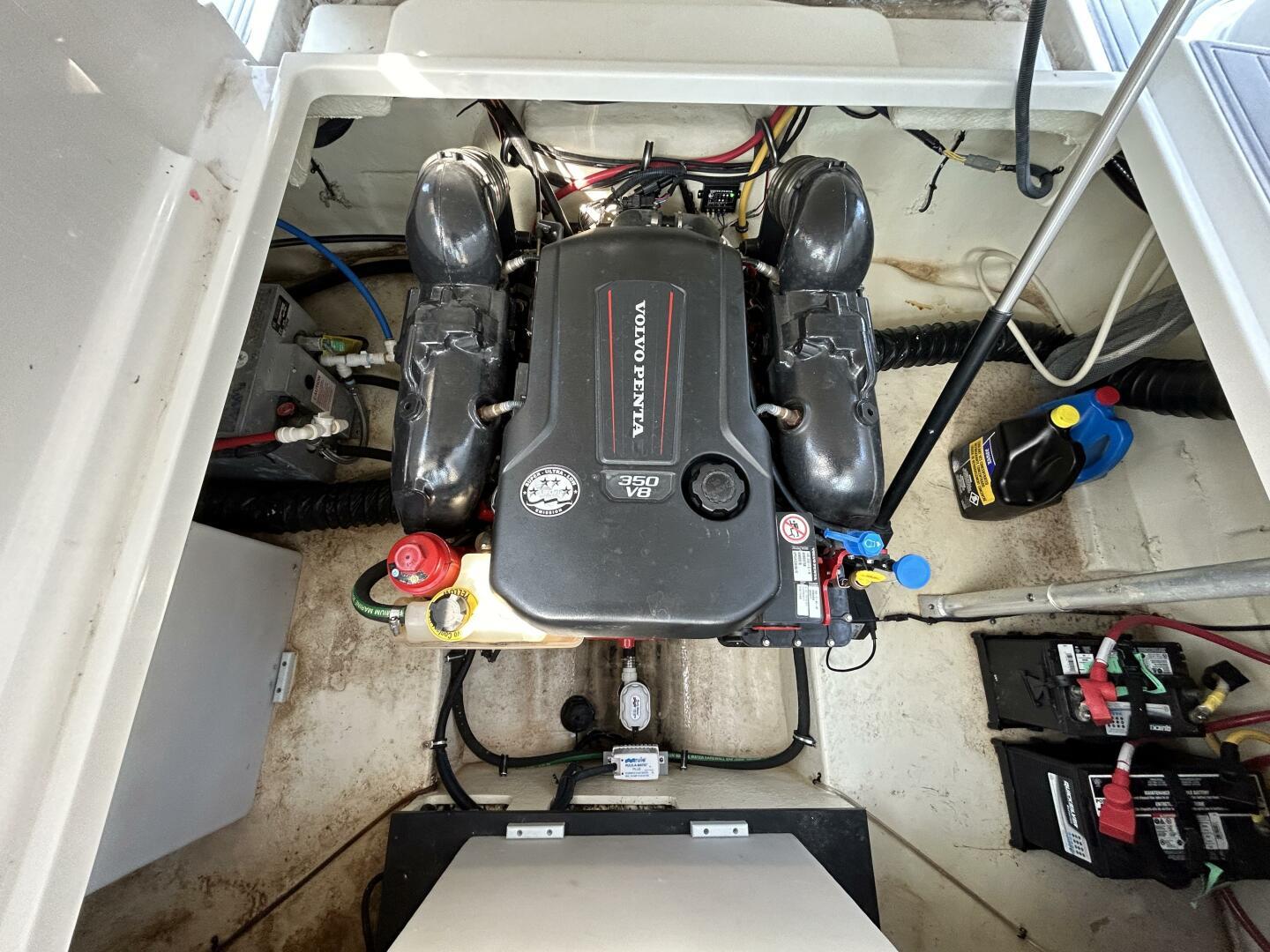 2018-monterey-295-sport-yacht-power-9531212-20250402082641748-1_XLARGE