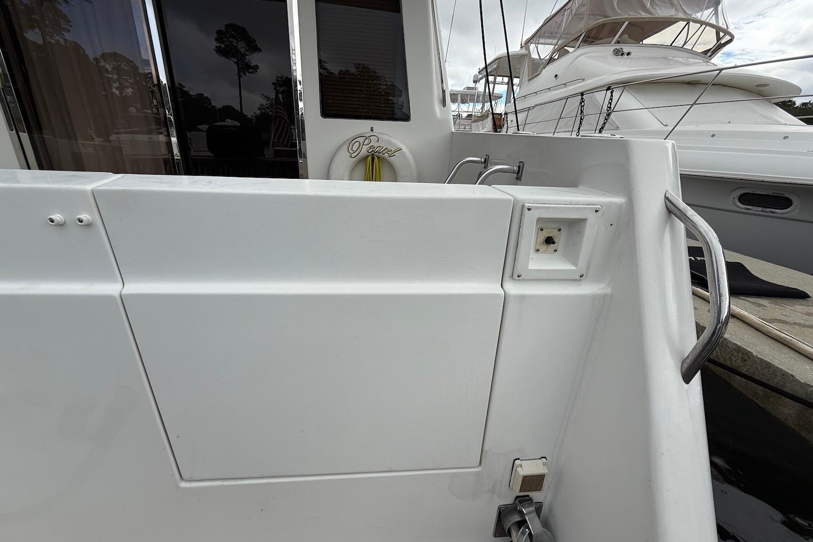 SC 10461 KM Knot 10 Yacht Sales SC 10461 KM Knot 10 Yacht Sales