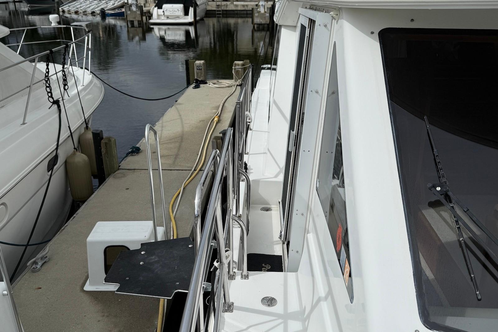 SC 10461 KM Knot 10 Yacht Sales SC 10461 KM Knot 10 Yacht Sales