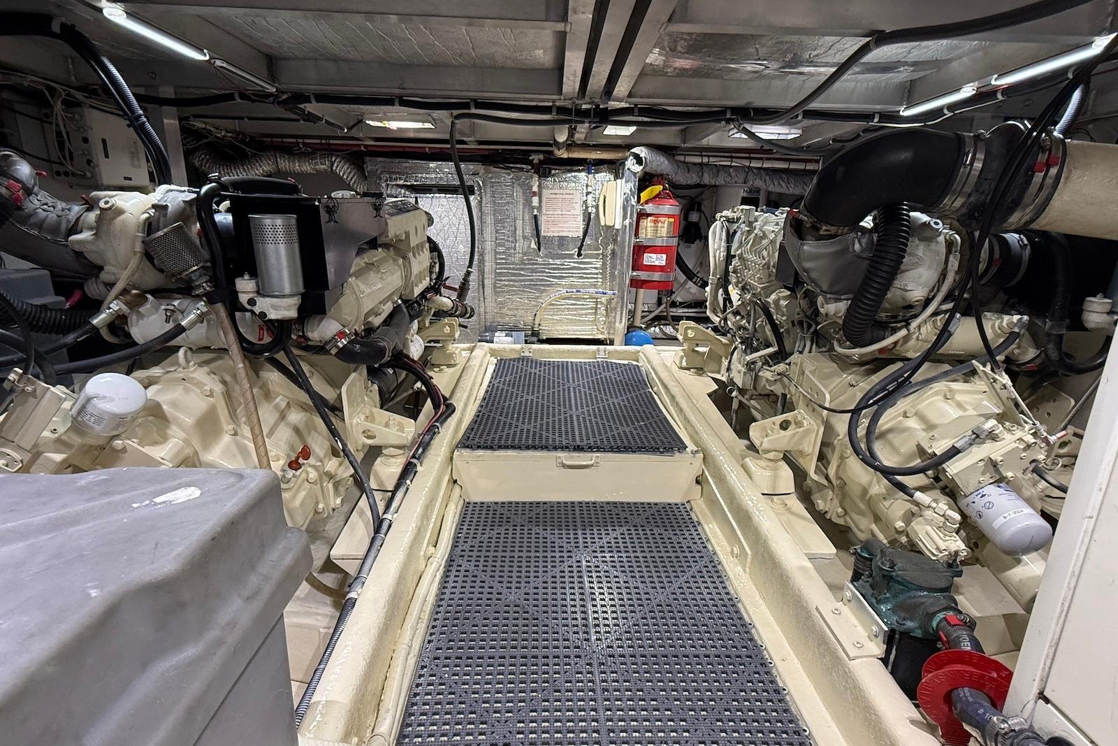 SC 10461 KM Knot 10 Yacht Sales SC 10461 KM Knot 10 Yacht Sales