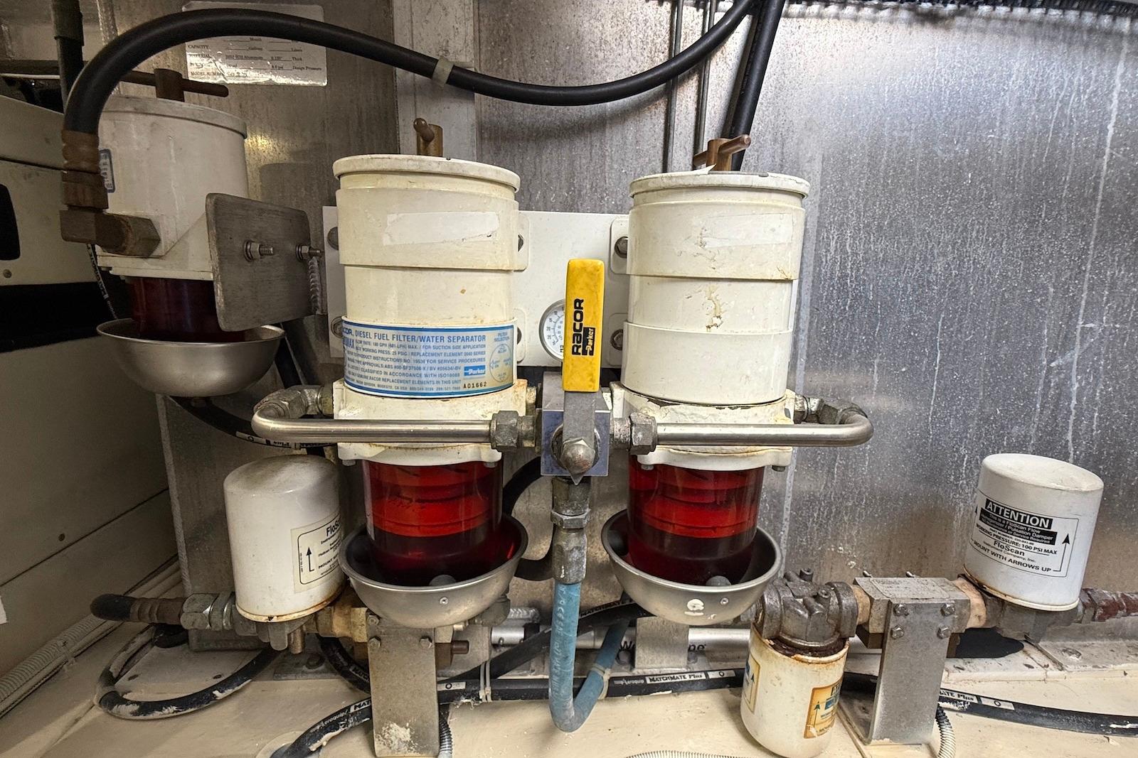 SC 10461 KM Knot 10 Yacht Sales SC 10461 KM Knot 10 Yacht Sales