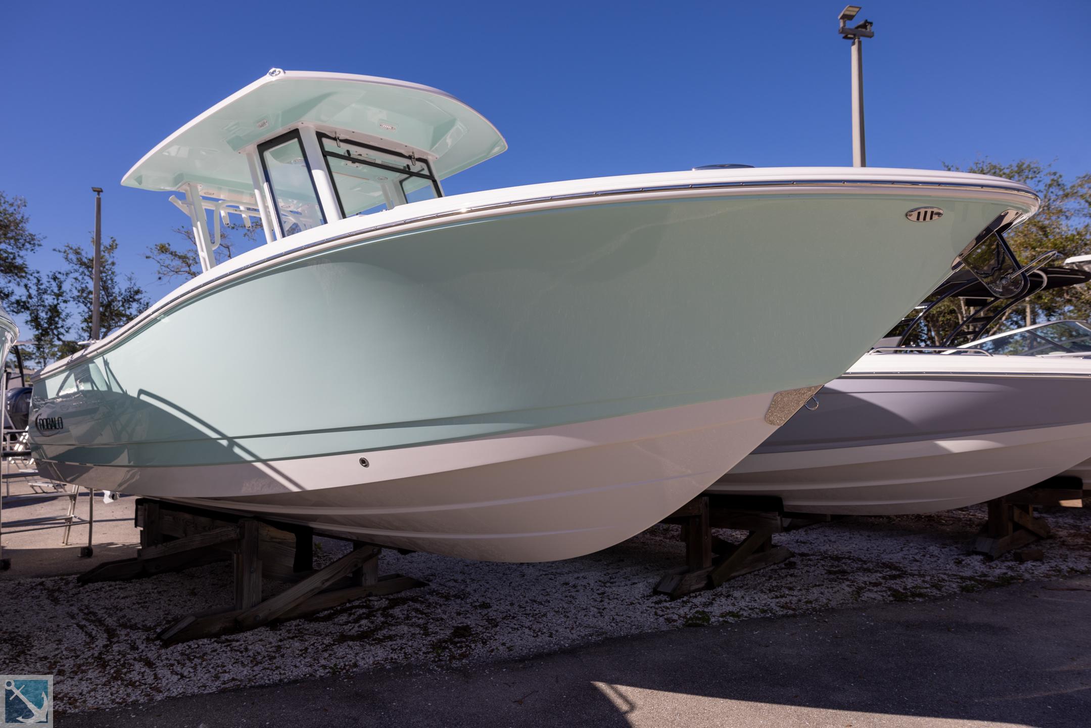 Robalo R270 Center Console 2025