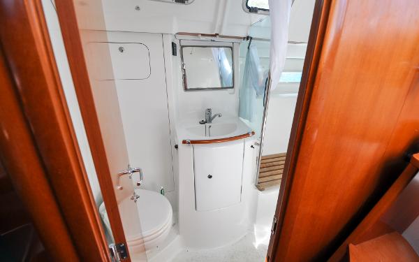 37' Beneteau, Listing Number 100914071, Image No. 42