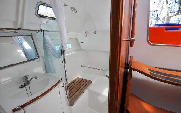 37' Beneteau, Listing Number 100914071, - Photo No. 43