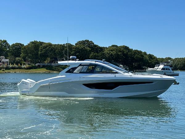 2024 Cruisers Yachts 42 GLS OB