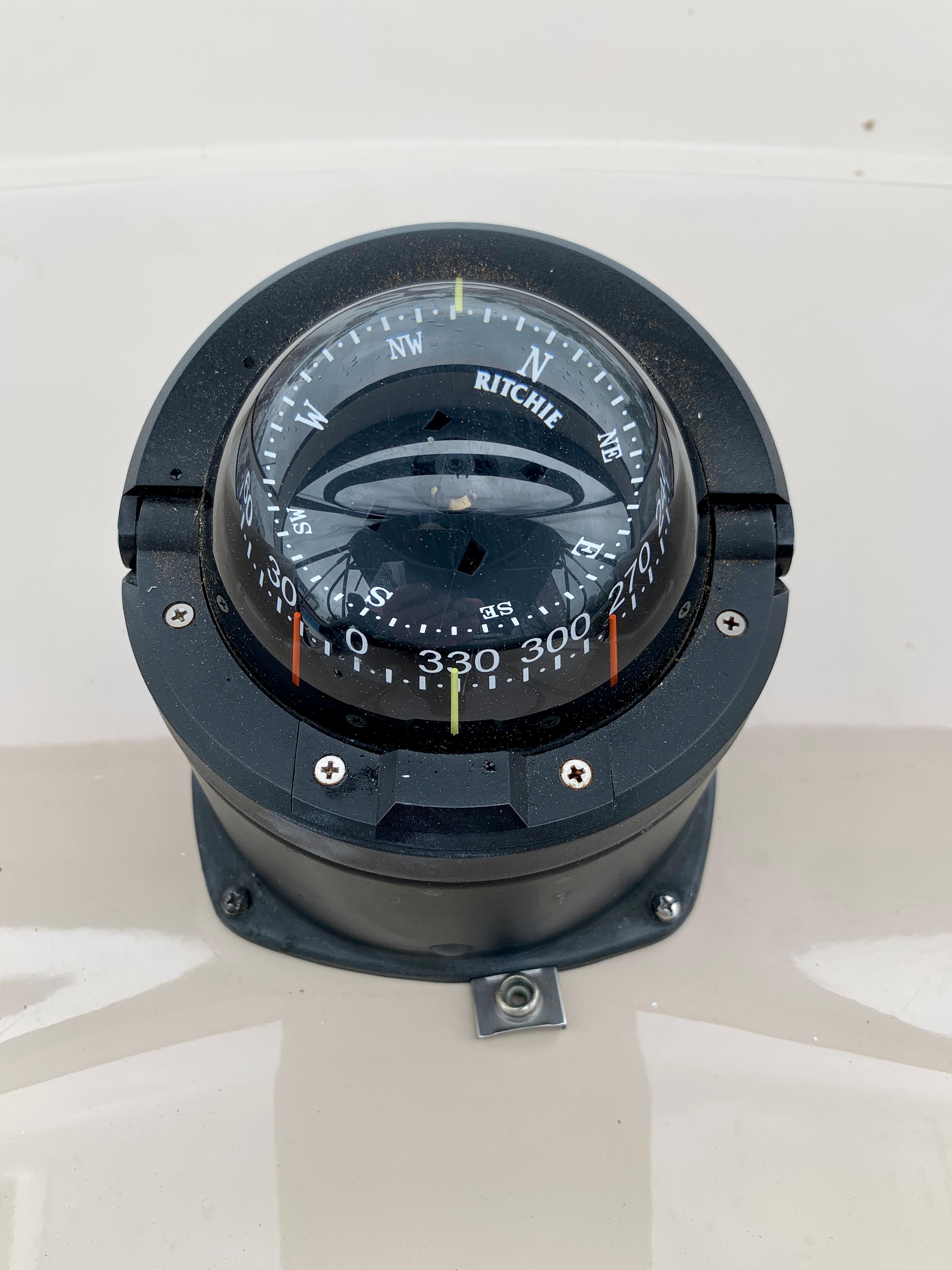 41 ft Carver 41 Cockpit Motor Yacht Helm compass