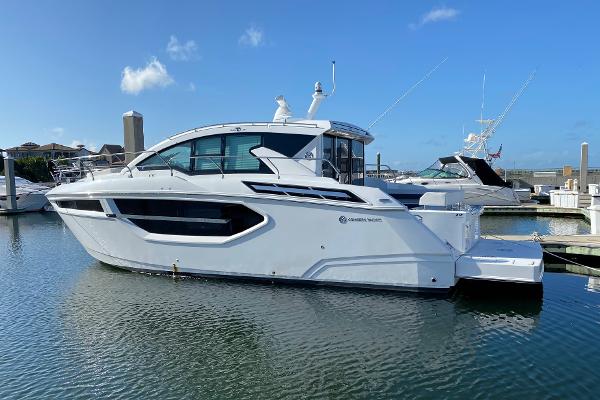 42' Cruisers Yachts, Listing Number 100915496, Image No. 2
