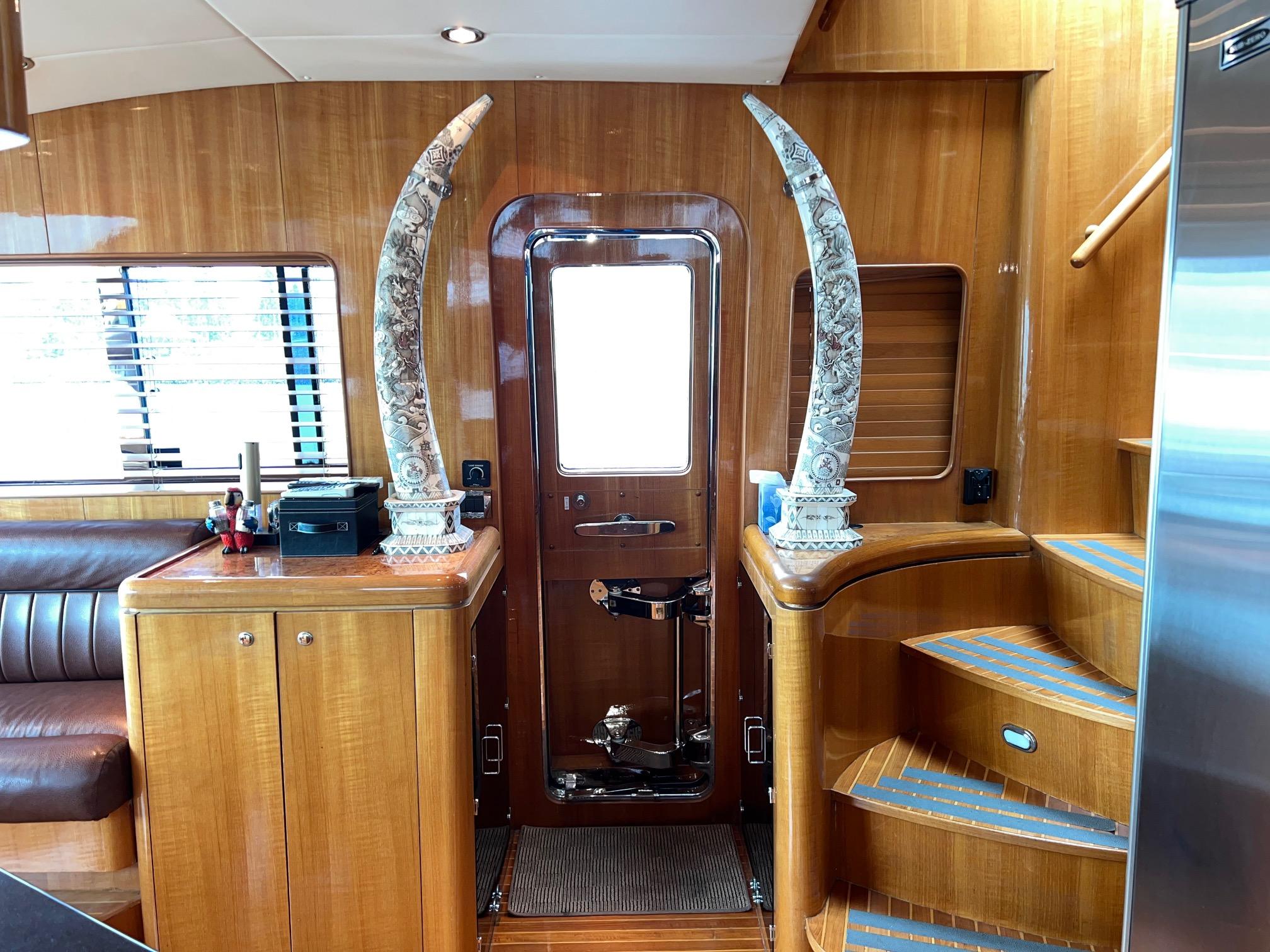 2001 Horizon Skylounge #TBBA82111 inventory image at Sun Country Yachts, South Lake Union (Seattle) 2001 Horizon Skylounge #TBBA82111 inventory image at Sun Country Yachts, South Lake Union (Seattle)