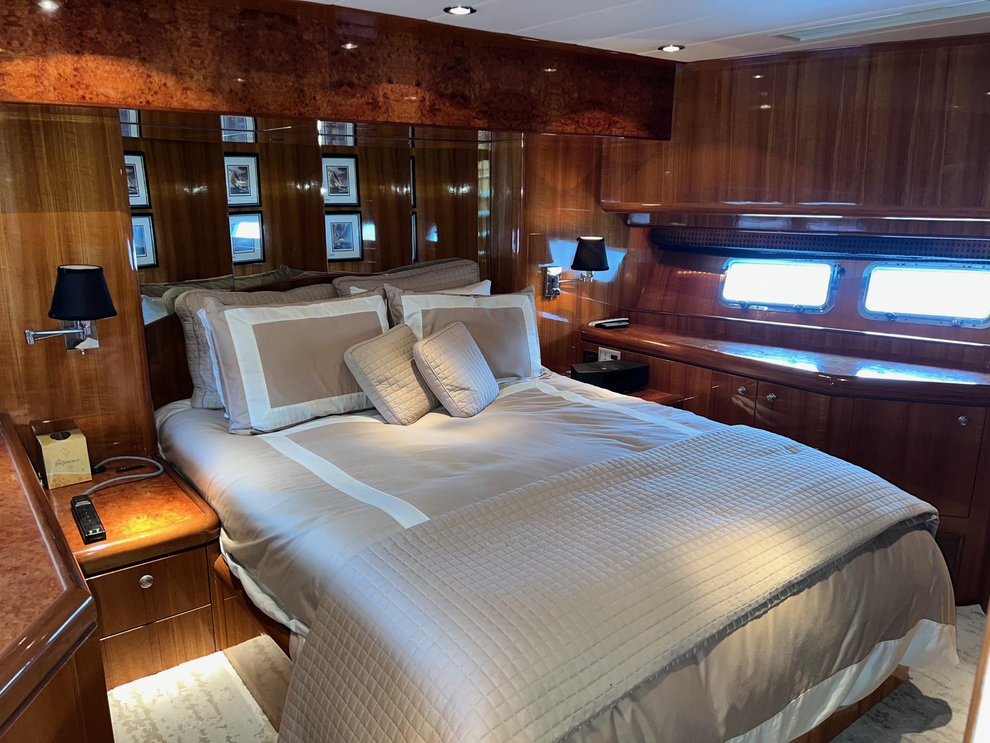 2001 Horizon Skylounge #TBBA82111 inventory image at Sun Country Yachts, South Lake Union (Seattle) 2001 Horizon Skylounge #TBBA82111 inventory image at Sun Country Yachts, South Lake Union (Seattle)