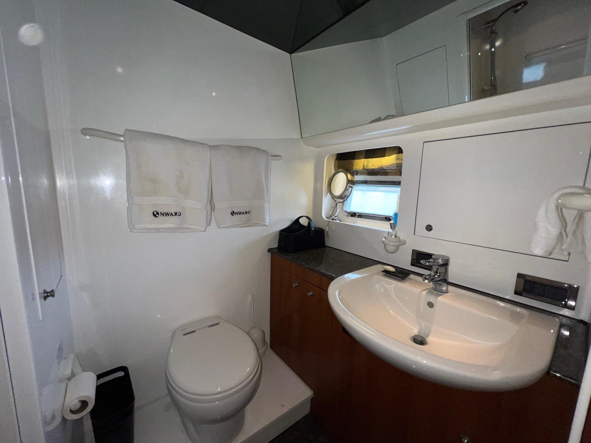 2001 Horizon Skylounge #TBBA82111 inventory image at Sun Country Yachts, South Lake Union (Seattle) 2001 Horizon Skylounge #TBBA82111 inventory image at Sun Country Yachts, South Lake Union (Seattle)