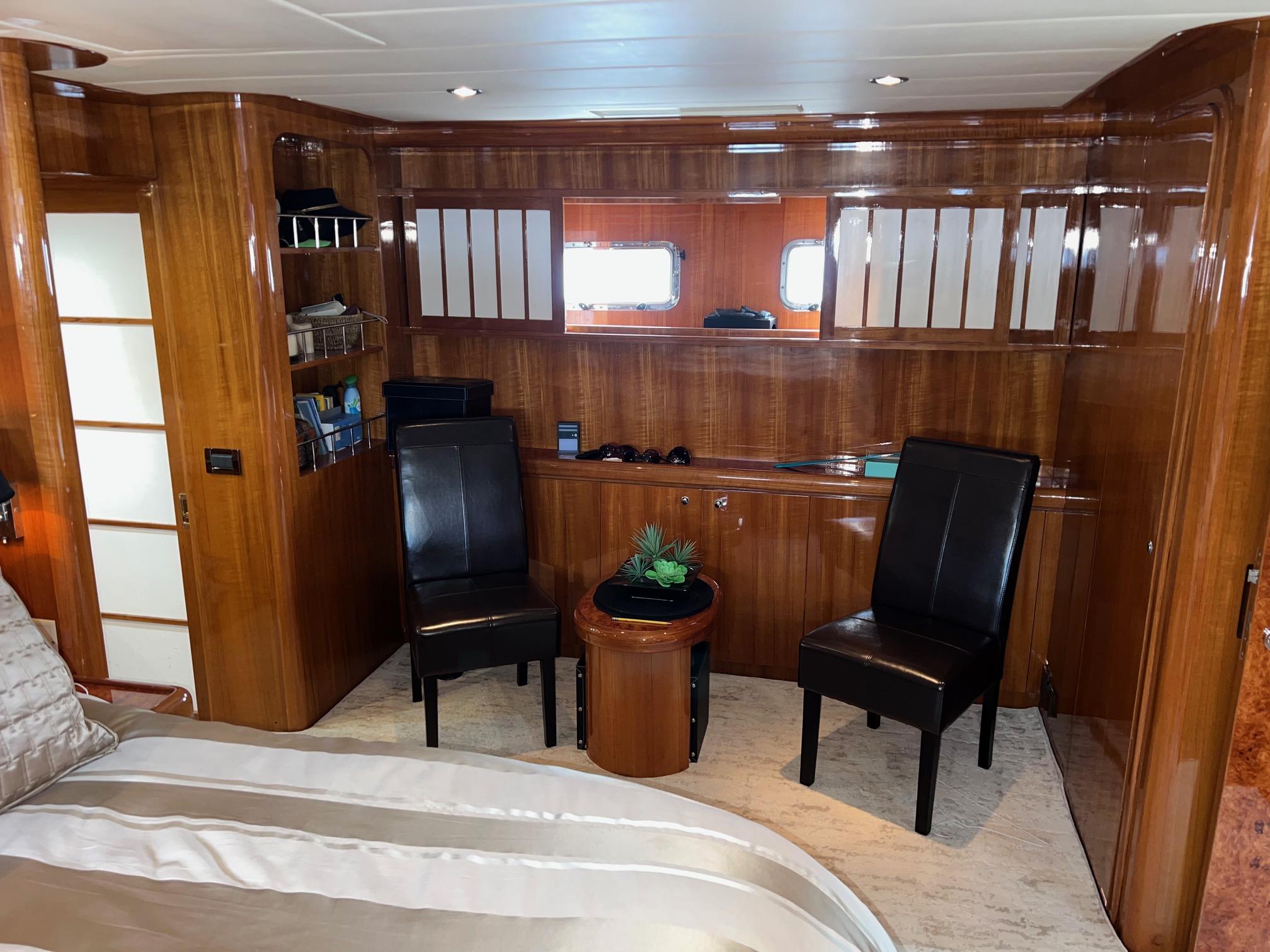 2001 Horizon Skylounge #TBBA82111 inventory image at Sun Country Yachts, South Lake Union (Seattle) 2001 Horizon Skylounge #TBBA82111 inventory image at Sun Country Yachts, South Lake Union (Seattle)