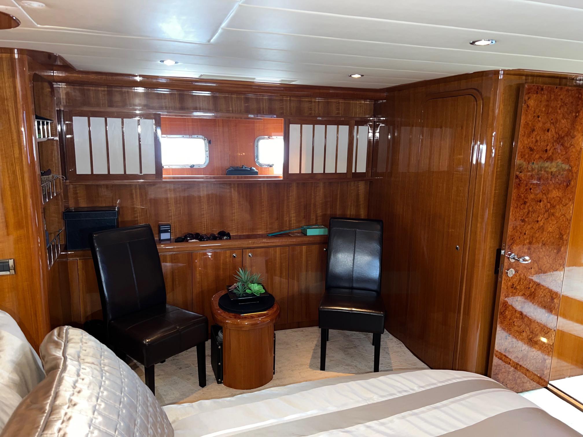 2001 Horizon Skylounge #TBBA82111 inventory image at Sun Country Yachts, South Lake Union (Seattle) 2001 Horizon Skylounge #TBBA82111 inventory image at Sun Country Yachts, South Lake Union (Seattle)
