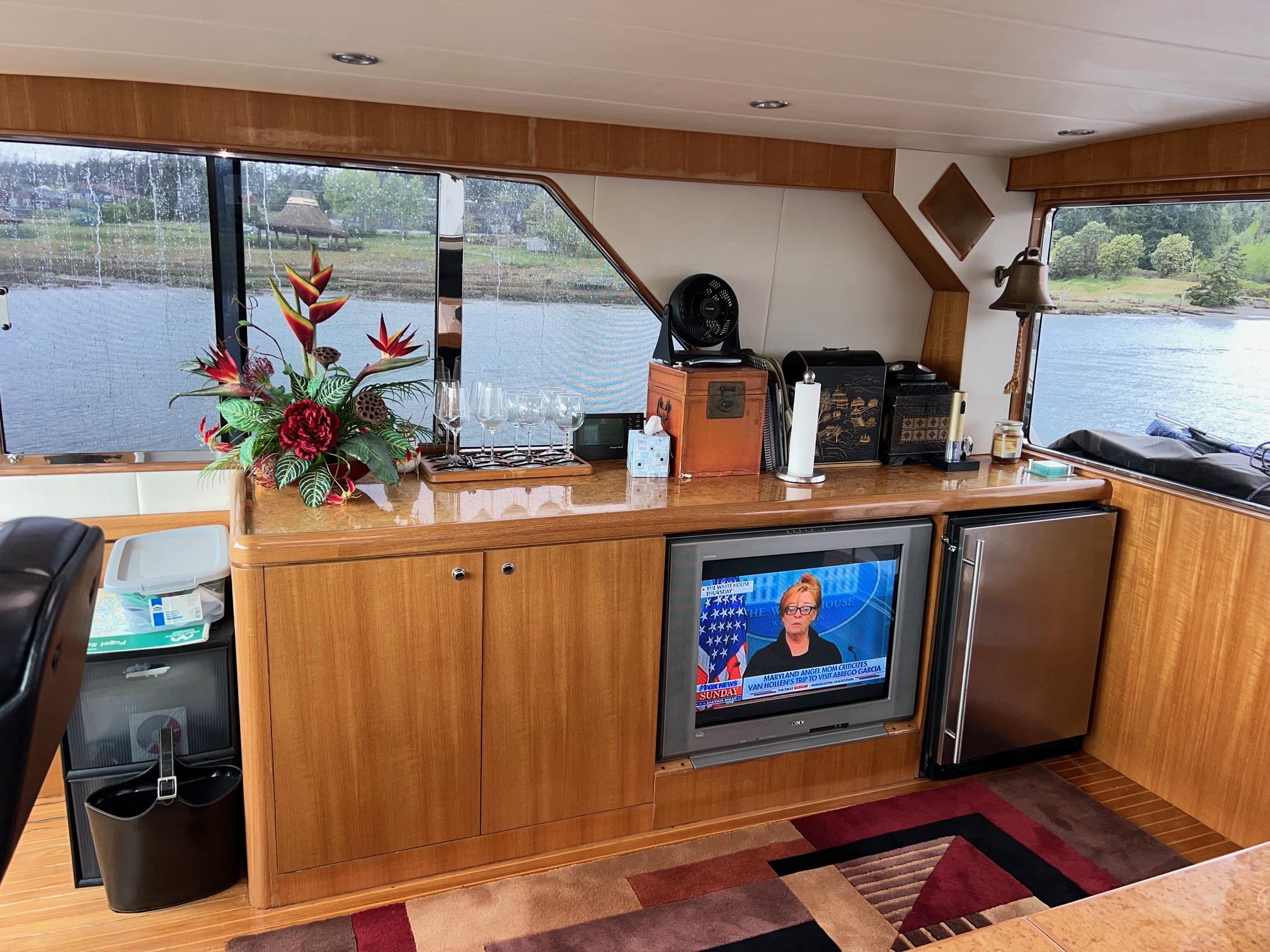 2001 Horizon Skylounge #TBBA82111 inventory image at Sun Country Yachts, South Lake Union (Seattle) 2001 Horizon Skylounge #TBBA82111 inventory image at Sun Country Yachts, South Lake Union (Seattle)