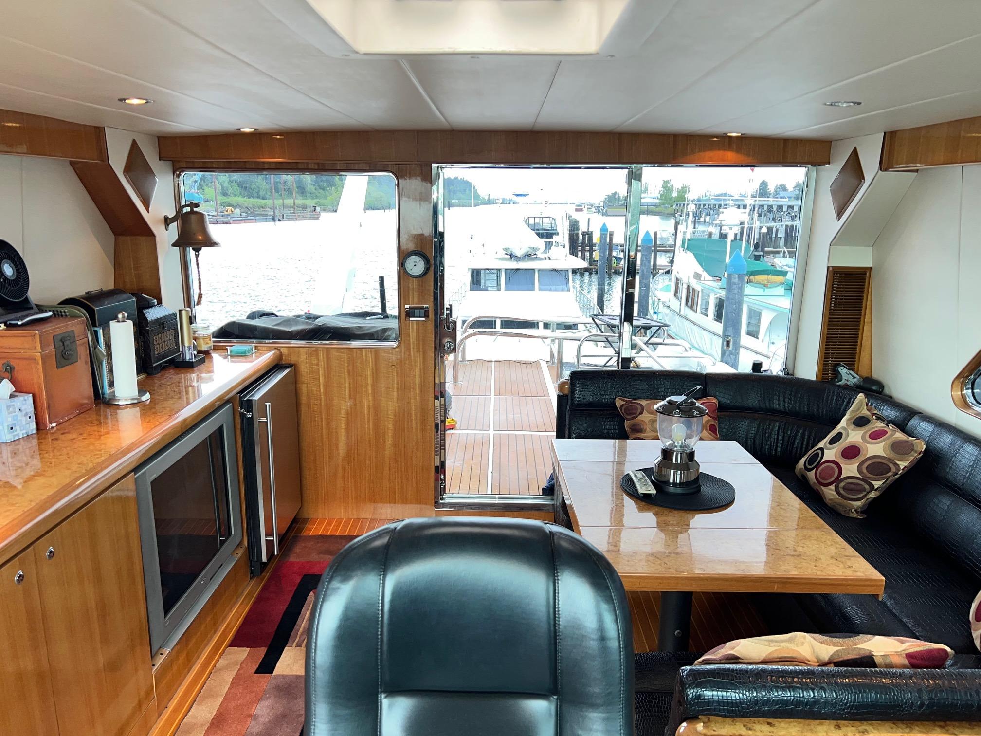 2001 Horizon Skylounge #TBBA82111 inventory image at Sun Country Yachts, South Lake Union (Seattle) 2001 Horizon Skylounge #TBBA82111 inventory image at Sun Country Yachts, South Lake Union (Seattle)