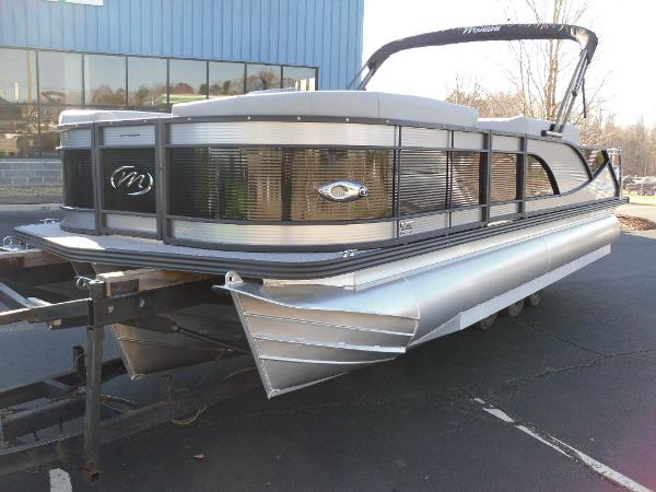 2021 Manitou boat for sale, model of the boat is Bench 23 SES SHP 575 & Image # 2 of 43