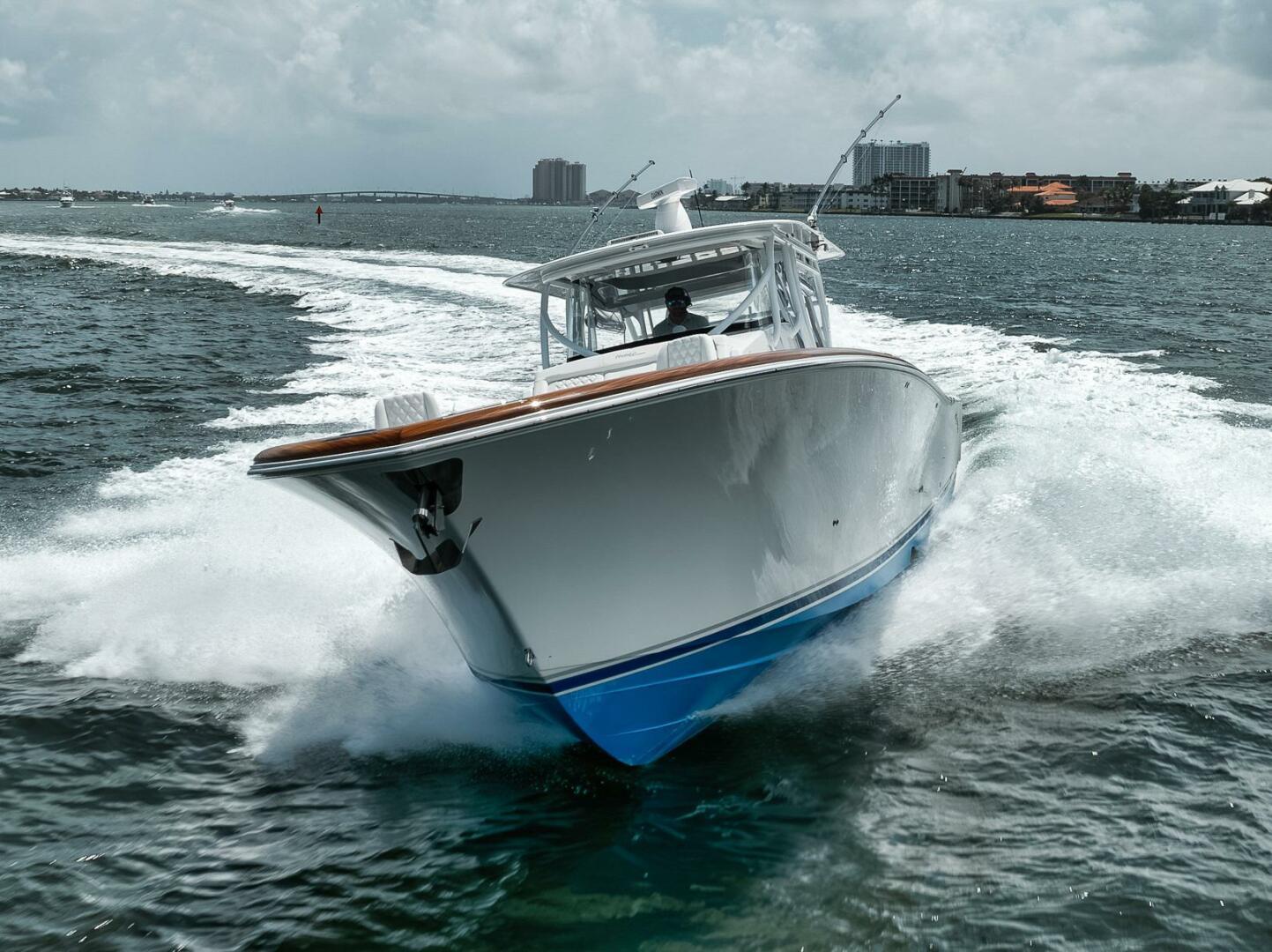 2024-front-runner-47-center-console-power-9751250-20250408125244522-1_XLARGE