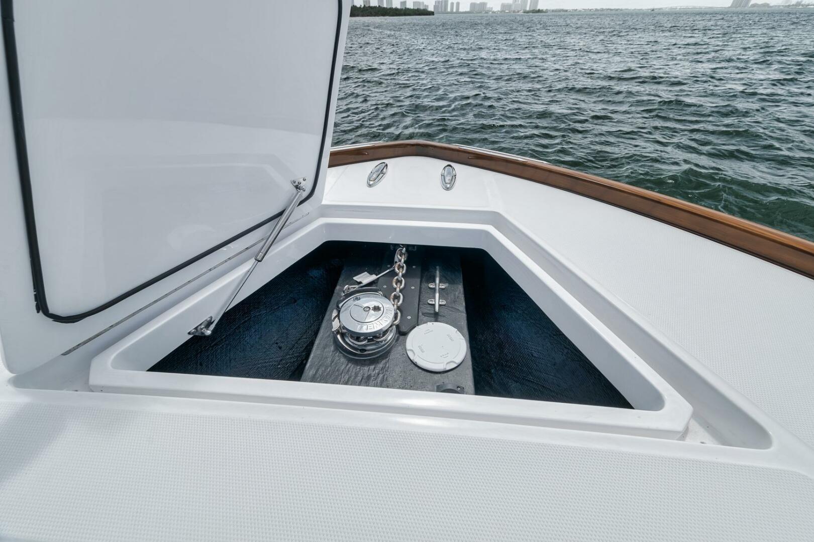 2024-front-runner-47-center-console-power-9751250-20250408125301266-1_XLARGE