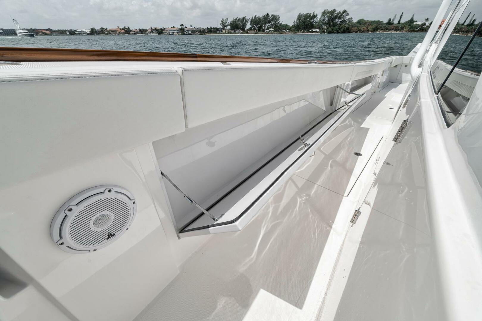 2024-front-runner-47-center-console-power-9751250-20250408125312123-1_XLARGE