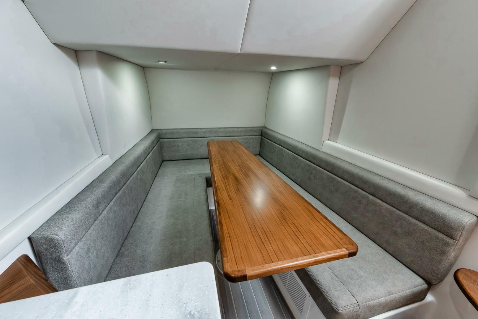 2024-front-runner-47-center-console-power-9751250-20250408125335392-1_XLARGE