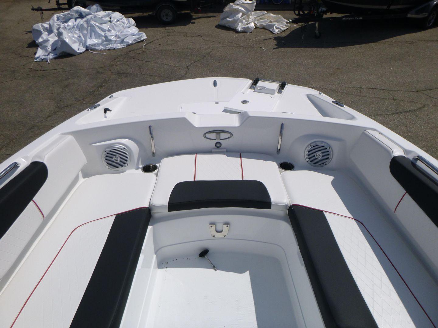 2023 Tahoe 2150 Gallery